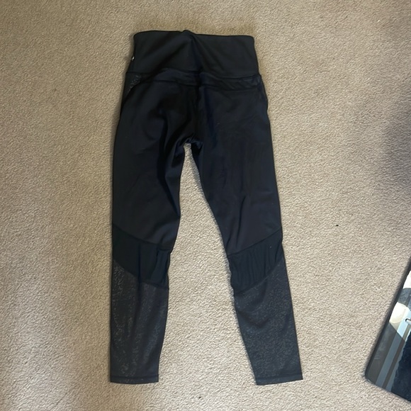 Marika leggings black printed front with mesh on backs of knee sz Medium - Picture 2 of 4